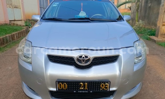 Sayi Na hannu Toyota Auris Azurfa Mota in Yaounde a Babban Kamaru