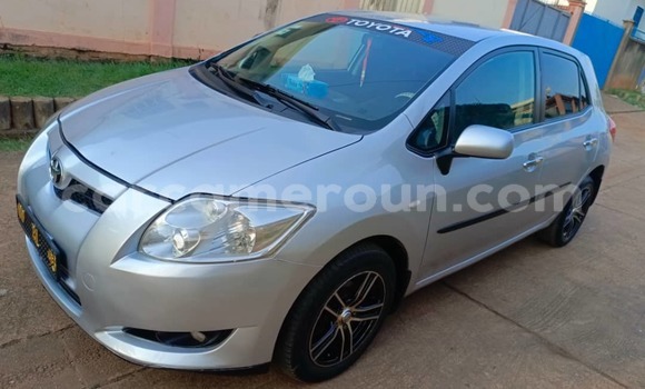 Sayi Na hannu Toyota Auris Azurfa Mota in Yaounde a Babban Kamaru Sayi Na hannu Toyota Auris Azurfa Mota in Yaounde a Babban Kamaru
