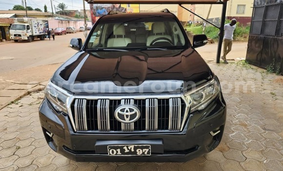 Sayi Na hannu Toyota Land Cruiser Prado Black Mota in Yaounde a Babban Kamaru Sayi Na hannu Toyota Land Cruiser Prado Black Mota in Yaounde a Babban Kamaru