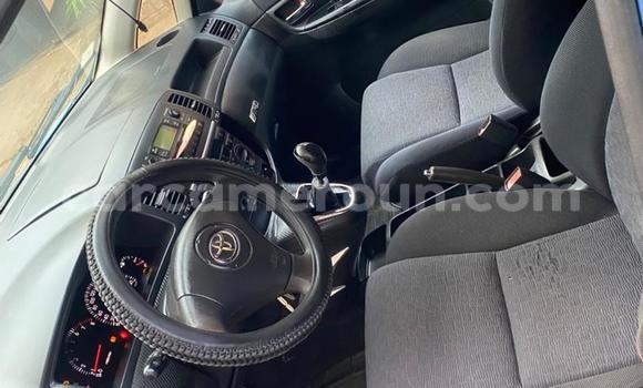 Sayi Na hannu Toyota Corolla Verso Blue Mota in Yaounde a Babban Kamaru Sayi Na hannu Toyota Corolla Verso Blue Mota in Yaounde a Babban Kamaru