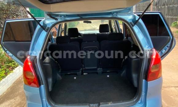 Sayi Na hannu Toyota Corolla Verso Blue Mota in Yaounde a Babban Kamaru Sayi Na hannu Toyota Corolla Verso Blue Mota in Yaounde a Babban Kamaru