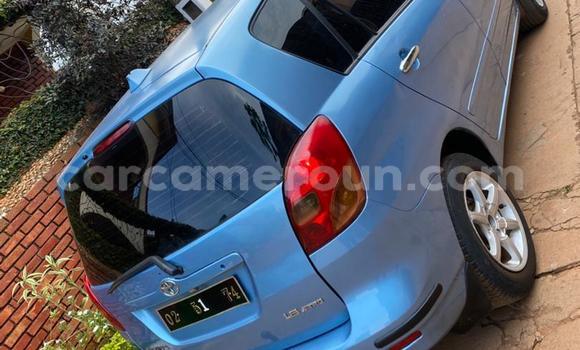 Sayi Na hannu Toyota Corolla Verso Blue Mota in Yaounde a Babban Kamaru Sayi Na hannu Toyota Corolla Verso Blue Mota in Yaounde a Babban Kamaru