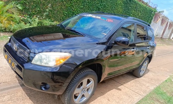 Sayi Na hannu Toyota RAV4 Black Mota in Yaounde a Babban Kamaru Sayi Na hannu Toyota RAV4 Black Mota in Yaounde a Babban Kamaru