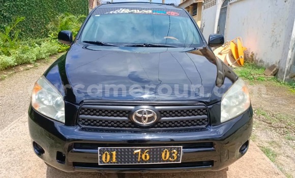 Sayi Na hannu Toyota RAV4 Black Mota in Yaounde a Babban Kamaru Sayi Na hannu Toyota RAV4 Black Mota in Yaounde a Babban Kamaru