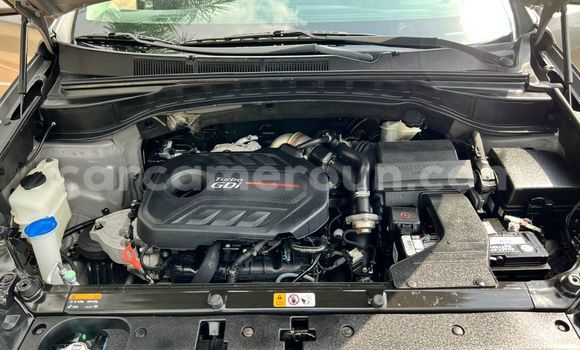 Buy Used Hyundai Santa Fe Silver Car in Yaounde in Central Cameroon Buy Used Hyundai Santa Fe Silver Car in Yaounde in Central Cameroon