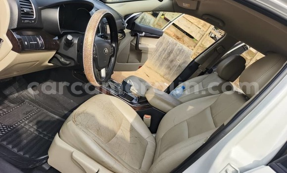 Buy Used Kia Sorento White Car in Yaounde in Central Cameroon Buy Used Kia Sorento White Car in Yaounde in Central Cameroon