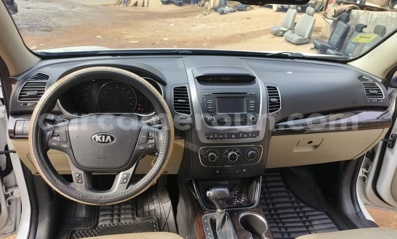 Buy Used Kia Sorento White Car in Yaounde in Central Cameroon Buy Used Kia Sorento White Car in Yaounde in Central Cameroon