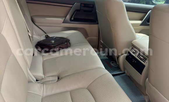 Buy Import Toyota Land Cruiser Black Car in Yaounde in Central Cameroon Buy Import Toyota Land Cruiser Black Car in Yaounde in Central Cameroon