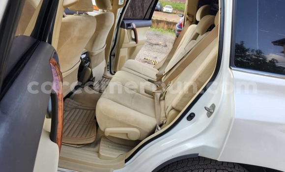 Acheter Occasion Voiture Toyota Prado Blanc à Yaoundé, Central Cameroon Acheter Occasion Voiture Toyota Prado Blanc à Yaoundé, Central Cameroon