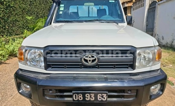 Acheter Occasion Voiture Toyota Land Cruiser Gris à Yaoundé, Central Cameroon Acheter Occasion Voiture Toyota Land Cruiser Gris à Yaoundé, Central Cameroon