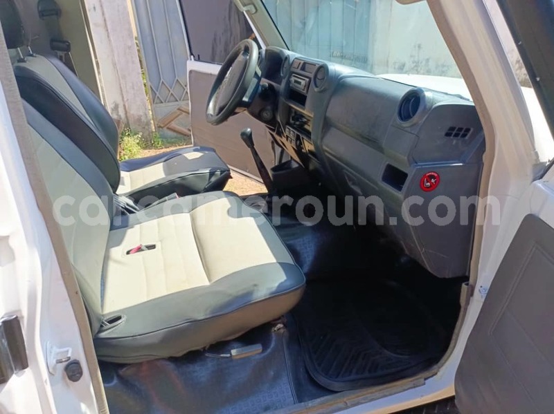 Big with watermark toyota land cruiser central cameroon yaounde 21806