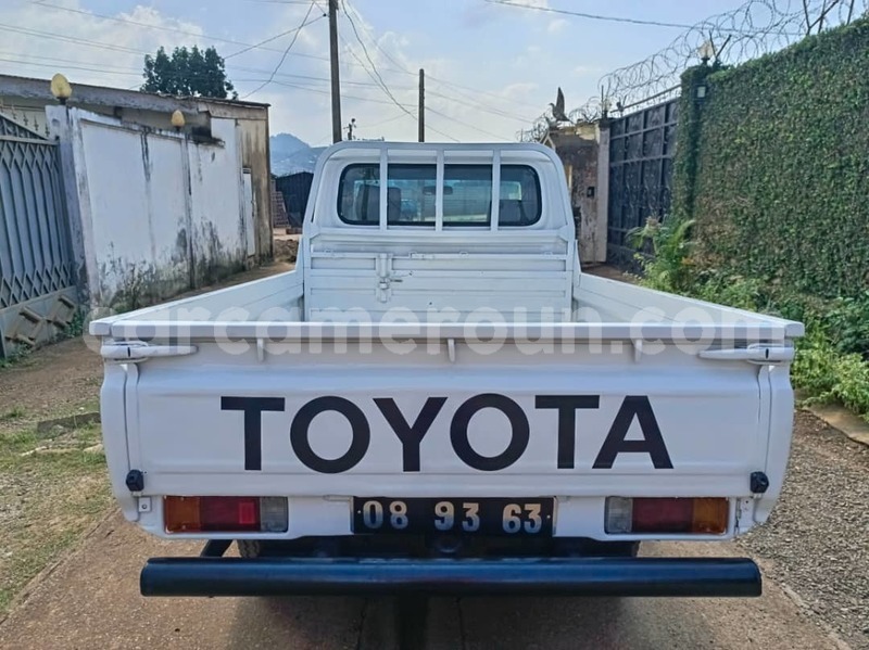 Big with watermark toyota land cruiser central cameroon yaounde 21806