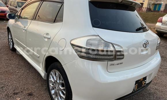 Acheter Occasion Voiture Toyota Blade Blanc à Yaoundé, Central Cameroon Acheter Occasion Voiture Toyota Blade Blanc à Yaoundé, Central Cameroon