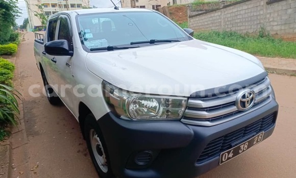 Acheter Occasion Voiture Toyota Hilux Blanc à Yaoundé, Central Cameroon Acheter Occasion Voiture Toyota Hilux Blanc à Yaoundé, Central Cameroon