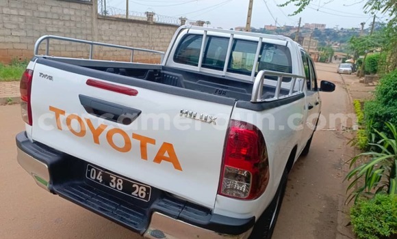 Acheter Occasion Voiture Toyota Hilux Blanc à Yaoundé, Central Cameroon Acheter Occasion Voiture Toyota Hilux Blanc à Yaoundé, Central Cameroon