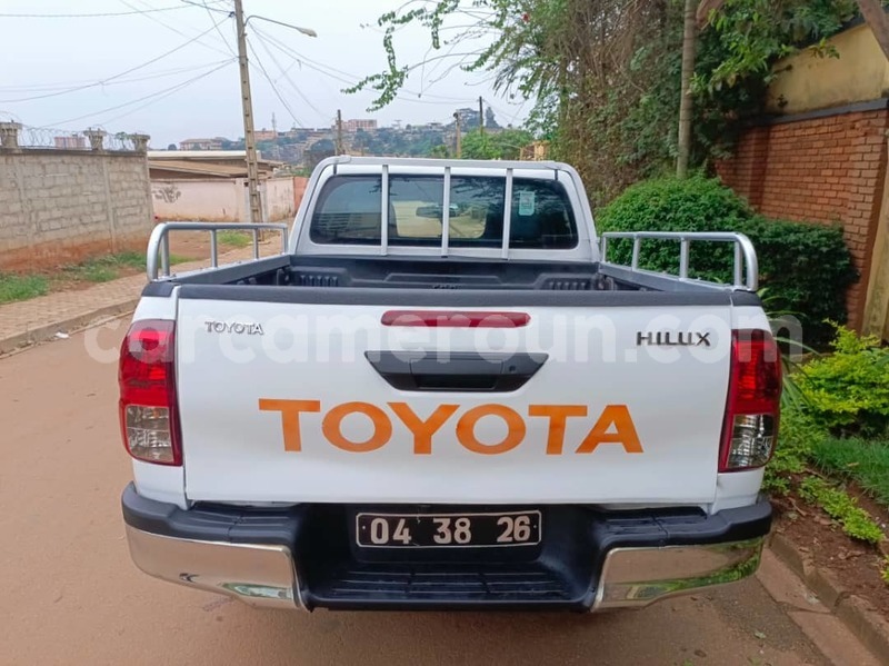 Big with watermark toyota hilux central cameroon yaounde 21811