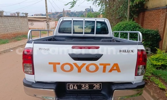Acheter Occasion Voiture Toyota Hilux Blanc à Yaoundé, Central Cameroon Acheter Occasion Voiture Toyota Hilux Blanc à Yaoundé, Central Cameroon