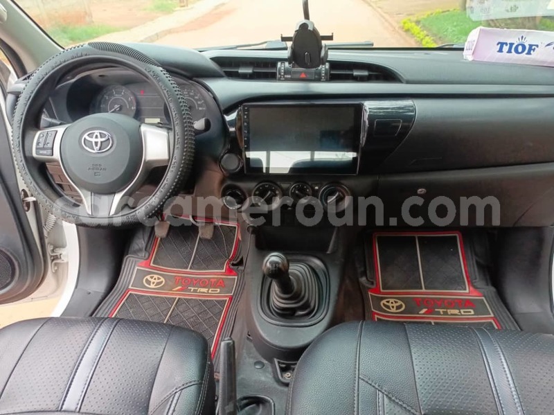 Big with watermark toyota hilux central cameroon yaounde 21811