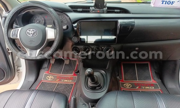 Acheter Occasion Voiture Toyota Hilux Blanc à Yaoundé, Central Cameroon Acheter Occasion Voiture Toyota Hilux Blanc à Yaoundé, Central Cameroon