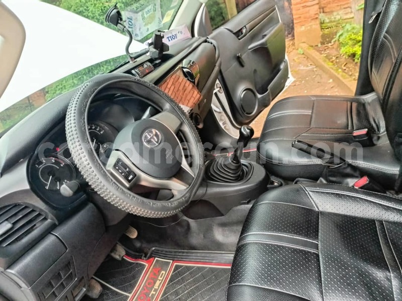 Big with watermark toyota hilux central cameroon yaounde 21811