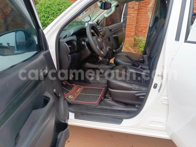 Big with watermark toyota hilux central cameroon yaounde 21811