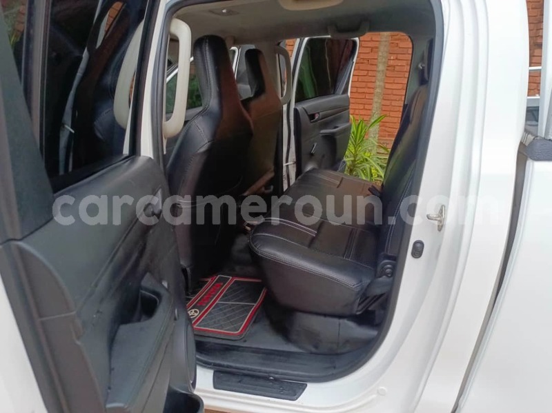 Big with watermark toyota hilux central cameroon yaounde 21811