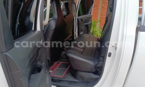 Acheter Occasion Voiture Toyota Hilux Blanc à Yaoundé, Central Cameroon Acheter Occasion Voiture Toyota Hilux Blanc à Yaoundé, Central Cameroon