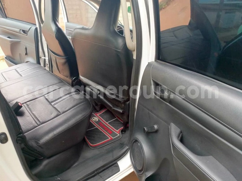 Big with watermark toyota hilux central cameroon yaounde 21811