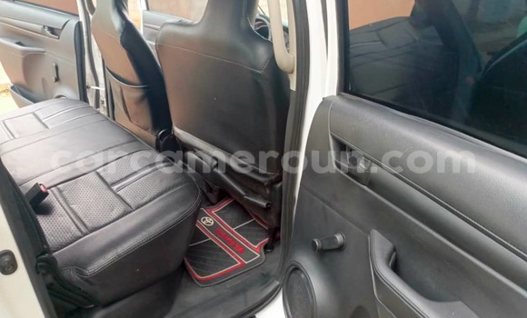 Acheter Occasion Voiture Toyota Hilux Blanc à Yaoundé, Central Cameroon Acheter Occasion Voiture Toyota Hilux Blanc à Yaoundé, Central Cameroon