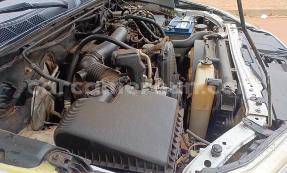 Acheter Occasion Voiture Toyota Hilux Blanc à Yaoundé, Central Cameroon Acheter Occasion Voiture Toyota Hilux Blanc à Yaoundé, Central Cameroon