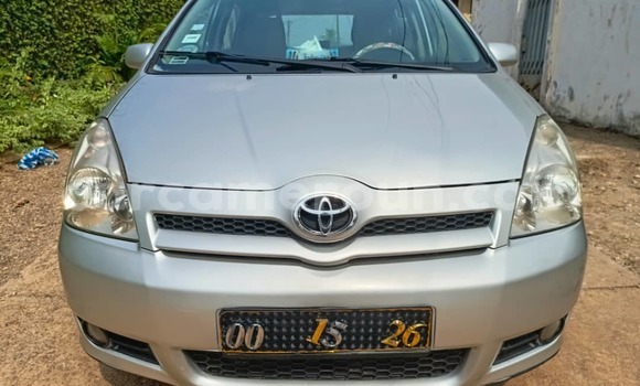 Acheter Occasion Voiture Toyota Corolla Verso Gris à Yaoundé, Central Cameroon Acheter Occasion Voiture Toyota Corolla Verso Gris à Yaoundé, Central Cameroon