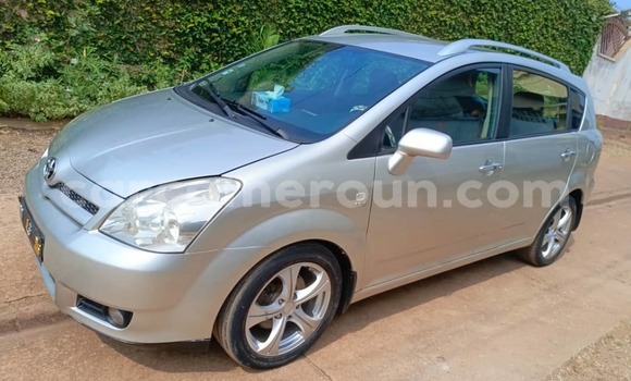 Acheter Occasion Voiture Toyota Corolla Verso Gris à Yaoundé, Central Cameroon Acheter Occasion Voiture Toyota Corolla Verso Gris à Yaoundé, Central Cameroon