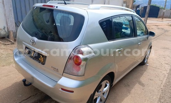 Acheter Occasion Voiture Toyota Corolla Verso Gris à Yaoundé, Central Cameroon Acheter Occasion Voiture Toyota Corolla Verso Gris à Yaoundé, Central Cameroon