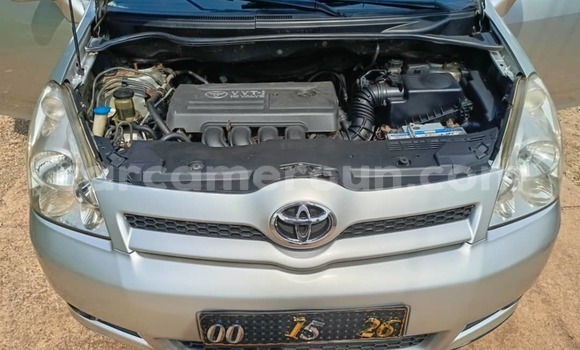 Acheter Occasion Voiture Toyota Corolla Verso Gris à Yaoundé, Central Cameroon Acheter Occasion Voiture Toyota Corolla Verso Gris à Yaoundé, Central Cameroon