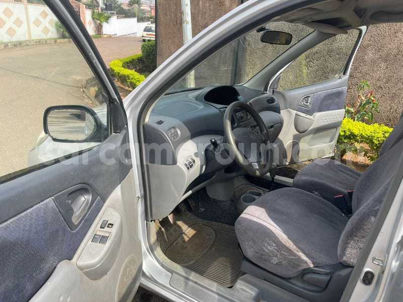 Big with watermark toyota yaris verso central cameroon yaounde 21821