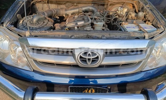 Sayi Na hannu Toyota Fortuner Black Mota in Yaounde a Babban Kamaru Sayi Na hannu Toyota Fortuner Black Mota in Yaounde a Babban Kamaru