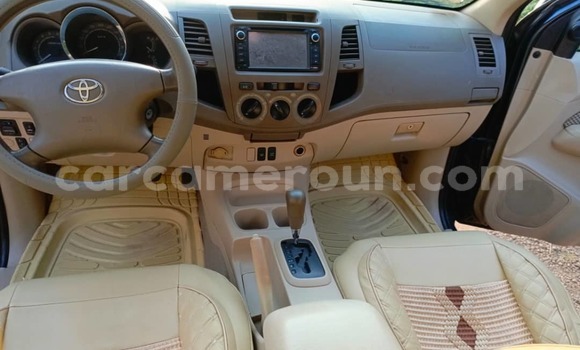 Sayi Na hannu Toyota Fortuner Black Mota in Yaounde a Babban Kamaru Sayi Na hannu Toyota Fortuner Black Mota in Yaounde a Babban Kamaru