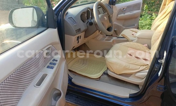 Sayi Na hannu Toyota Fortuner Black Mota in Yaounde a Babban Kamaru Sayi Na hannu Toyota Fortuner Black Mota in Yaounde a Babban Kamaru