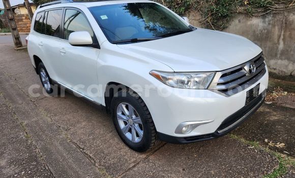 Acheter Occasion Voiture Toyota Highlander Blanc à Yaoundé, Central Cameroon Acheter Occasion Voiture Toyota Highlander Blanc à Yaoundé, Central Cameroon