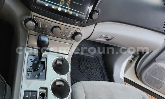 Acheter Occasion Voiture Toyota Highlander Blanc à Yaoundé, Central Cameroon Acheter Occasion Voiture Toyota Highlander Blanc à Yaoundé, Central Cameroon