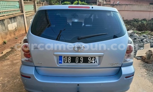 Acheter Occasion Voiture Toyota Corolla Verso Bleu à Yaoundé, Central Cameroon Acheter Occasion Voiture Toyota Corolla Verso Bleu à Yaoundé, Central Cameroon