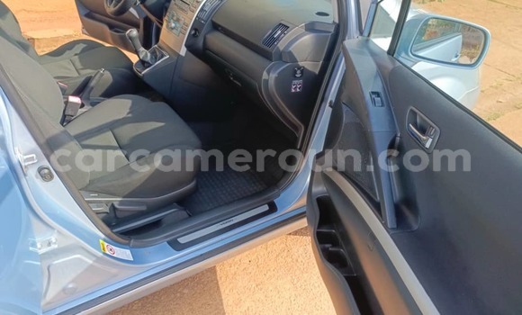 Acheter Occasion Voiture Toyota Corolla Verso Bleu à Yaoundé, Central Cameroon Acheter Occasion Voiture Toyota Corolla Verso Bleu à Yaoundé, Central Cameroon