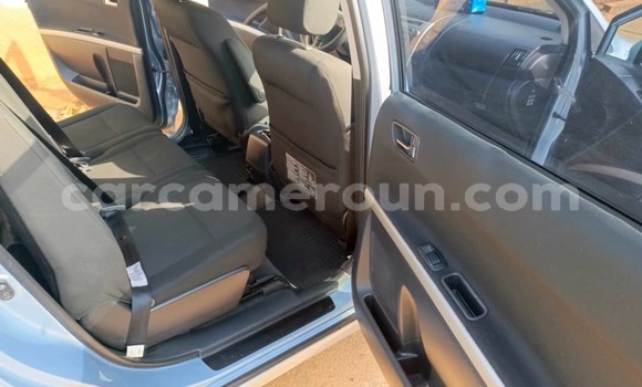 Acheter Occasion Voiture Toyota Corolla Verso Bleu à Yaoundé, Central Cameroon Acheter Occasion Voiture Toyota Corolla Verso Bleu à Yaoundé, Central Cameroon