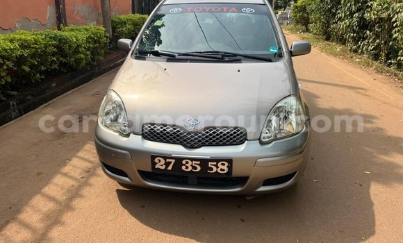 Sayi Na hannu Toyota Yaris Azurfa Mota in Yaounde a Babban Kamaru Sayi Na hannu Toyota Yaris Azurfa Mota in Yaounde a Babban Kamaru