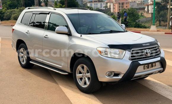 Sayi Sabo Toyota Highlander White Mota in Yaounde a Babban Kamaru Sayi Sabo Toyota Highlander White Mota in Yaounde a Babban Kamaru