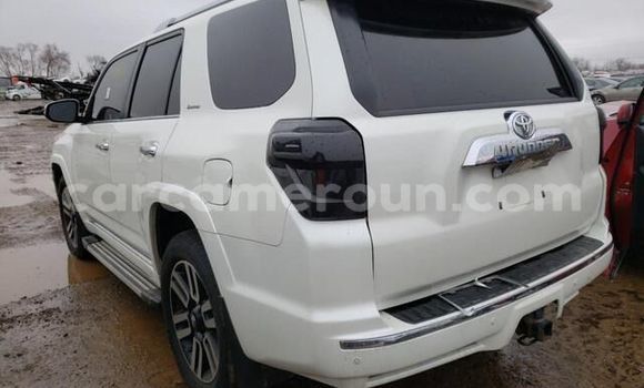 Sayi Imported Toyota 4Runner White Mota in Douala a Ƙasar Kamaru Sayi Imported Toyota 4Runner White Mota in Douala a Ƙasar Kamaru