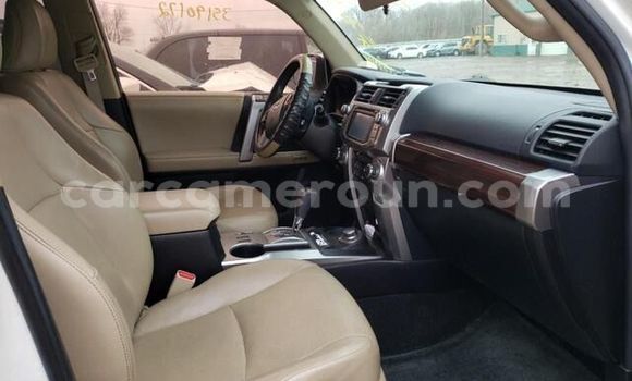 Sayi Imported Toyota 4Runner White Mota in Douala a Ƙasar Kamaru Sayi Imported Toyota 4Runner White Mota in Douala a Ƙasar Kamaru