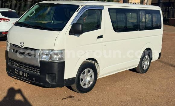 Buy Used Toyota Hiace White Car in Yaounde in Central Cameroon Buy Used Toyota Hiace White Car in Yaounde in Central Cameroon