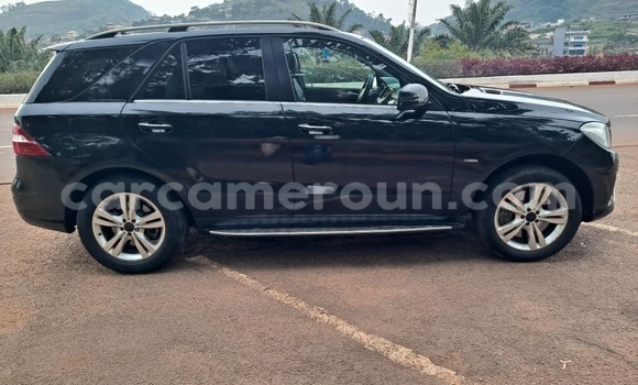 Sayi Na hannu Mercedes‒Benz ML–Class Black Mota in Yaounde a Babban Kamaru Sayi Na hannu Mercedes‒Benz ML–Class Black Mota in Yaounde a Babban Kamaru