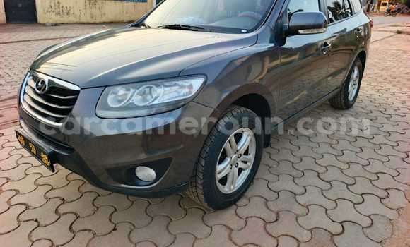 Buy Used Hyundai Santa Fe Silver Car in Yaounde in Central Cameroon Buy Used Hyundai Santa Fe Silver Car in Yaounde in Central Cameroon